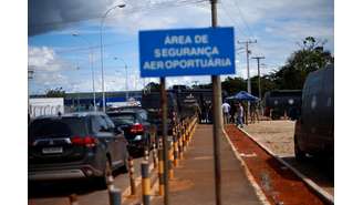 Policiais desarmam explosivo encontrado perto do aeroporto de Brasília 