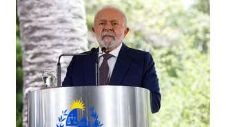 O presidente do Brasil, Luiz Inácio Lula da Silva, em entrevista coletiva, em Montevidéu, Uruguai, em 25 de janeiro de 2023