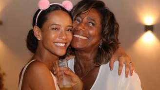 Taís Araujo se despede da amiga Glória Maria