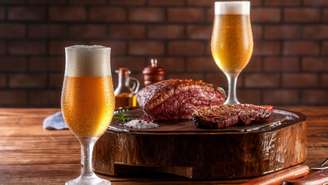 Cerveja é a bebida favorita dos brasileiros no churrasco -