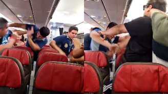 Um avião da Latam foi palco de uma briga entre passageiros e funcionários