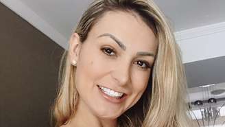 Andressa Urach choca com salário que recebe vendendo conteúdo adulto -