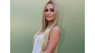 Paris Hilton disse ter sido assediada por um professor enquanto estudava na oitava série