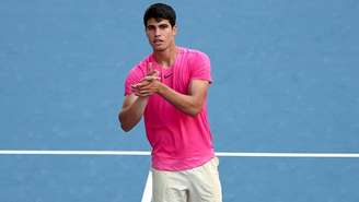 Alcaraz celebra vitória na estreia do Masters 1000 de Miami (AFP)