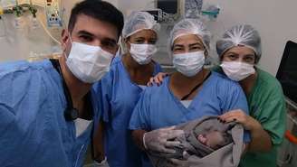 Recém-nascido foi encontrado abandonado dentro de lata de lixo e sobreviveu após ser levado até o hospital