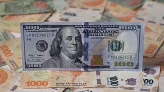 Os argentinos chamam o dólar paralelo de 'blue'