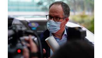 Peter Ben Embarek chega a Wuhan, na China 10/02/2021