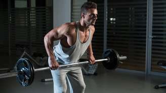 Como fazer remada curvada -