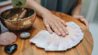 Mais uma energia daquelas está chegando! Veja o que o tarot diz para o seu signo aproveitar o Eclipse Lunar em Escorpião -