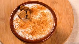 Canjica com leite condensado cozido