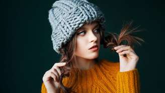 Tem problemas com queda de cabelos ou ressecamento no frio? Veja essas dicas -
