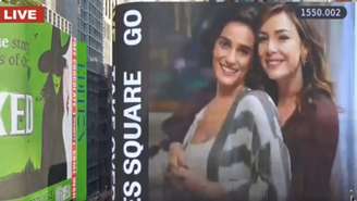 Fãs de Clara e Helena, de "Vai na Fé" compraram 15 segundos de outdoor na Times Square