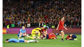 Jogadoras da Espanha comemoram título