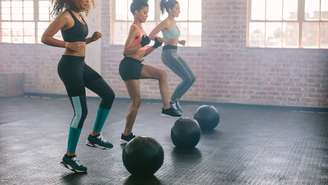 Treino de musculação para adeptos do esporte de praia - Shutterstock