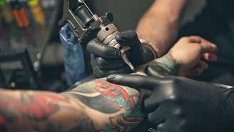 Tatuagens exigem atenção e cuidados diários -