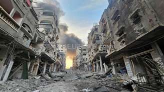 Casas e edifícios destruídos por ataques israelenses em Jabalia, norte da Faixa de Gaza
11/10/2023
REUTERS/Anas al-Shareef 