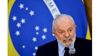 Presidente Luiz Inácio Lula da Silva durante entrevista com jornalistas no Palácio do Planalto