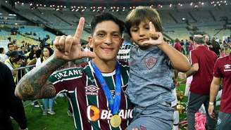 Germán Cano vive ano mágico com a camisa do Fluminense e também fora de campo com os filhos –