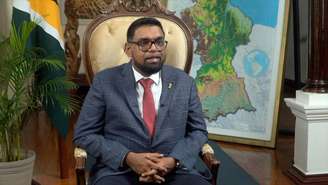 O presidente da Guiana, Mohamed Irfaan Ali, deverá participar de encontro com Nicolás Maduro na quinta-feira (14/12) para discutir a crise sobre a região de Essequibo