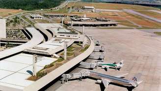 A Agência Nacional de Aviação Civil reajustou os tetos das tarifas aeroportuárias do Aeroporto Internacional Tancredo Neves (Confins), em Minas Gerais