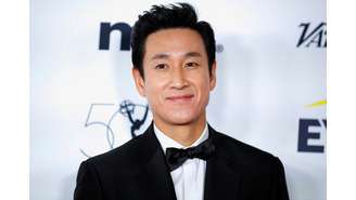 Lee Sun-kyun participa do 50º International Emmy Awards na cidade de Nova York, Nova York, EUA, 21 de novembro de 2022.