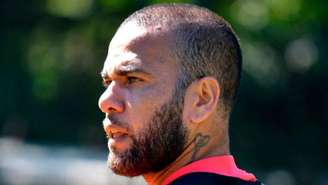 Daniel Alves vai mudar linha argumentativa em julgamento que começa no dia 5 de fevereiro