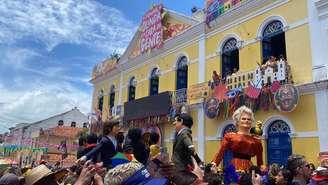 Bonecos de Olinda são sensação da segunda de carnaval