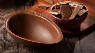 Ovo de Páscoa de chocolate meio amargo – Foto: Shutterstock