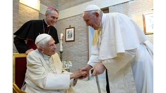 Papa Francisco com Bento 16 no Vaticano