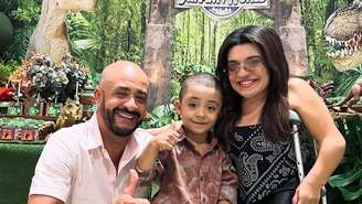 Pequena Lo, o pai e o irmão