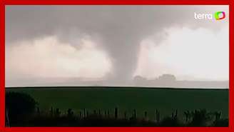 Moradores registram a passagem de tornado no interior do Rio Grande do Sul