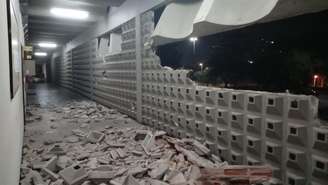 Uma parede do corredor que dá acesso ao ginásio da Escola de Educação Física desabou durante a noite de 1º de maio
