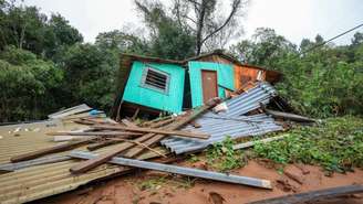 Casa destruída após tempestade em Sinimbu (RS), cidade a 185 km de Porto Alegre