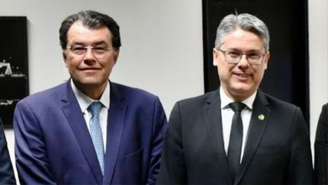Líder do MDB no Senado, Eduardo Braga (AM), e Alessandro Vieira (MDB