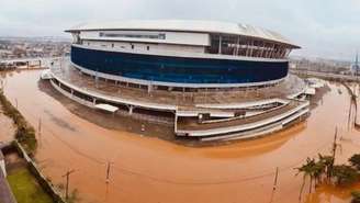 Arena do Grêmio totalmente alagada emrazão da cheia recorde do rio Guaíba