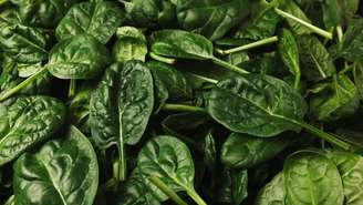 Espinafre é um vegetal versátil repleto de nutrientes