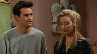 Lisa Kudrow revela que está reassistindo a série Friends 