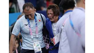 Arena Champ de Mars, Paris, França - 28 de julho de 2024. Uta Abe do Japão reage após perder para Diyora Keldiyorova do Uzbequistão. 