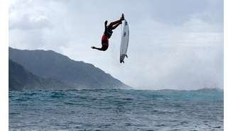 João Chianca vence marroquino de virada e avança às quartas do surfe