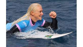 A surfista brasileira Tatiana Weston-Webb despachou a atual líder do ranking mundial