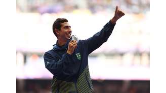 Caio Bonfim recebe medalha de prata da marcha atlética nos Jogos de Paris