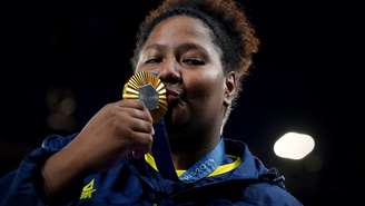 Judoca Beatriz Souza conquista a primeira medalha de ouro brasileira em Paris