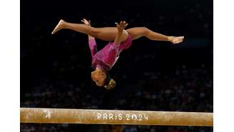 Olimpíadas Paris 2024 - Ginástica Artística - Final da trave feminina - Bercy Arena, Paris, França - 05 de agosto de 2024. Rebeca Andrade do Brasil em ação.