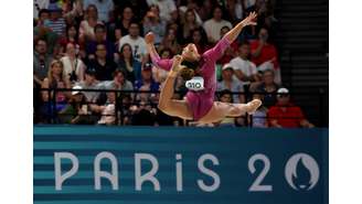 Rebeca Andrade fica em 4° lugar na final da trave