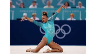 Rebeca Andrade em apresentação no solo