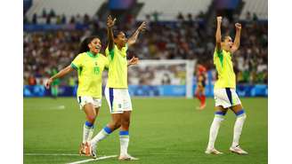 Jogadoras da Seleção comemoram classificação à final dos Jogos de Paris