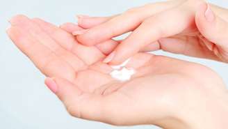 Creme antisséptico desenvolvido no Brasil é capaz de matar os vírus do mpox e suas variantes, mantendo a pele protegida por até 4 horas