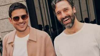 Pigossi e Calvani compareceram vestidos com ternos idênticos