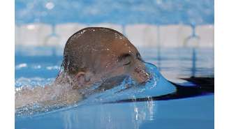 Jincheng Guo utiliza o ar ao seu favor criando uma bolha como espécie de “escudo” 