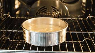 Para não se esquecer! Confeiteira dá sete dicas para assar o bolo perfeitamente